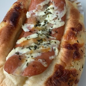 pan con salchicha y cebollina