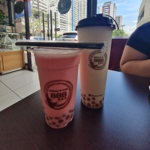 Bubble Tea de Fresa y bubble tea de almendra