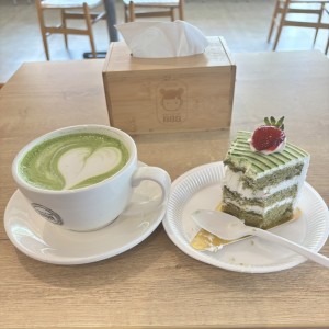 Matcha Latte y cake de matcha