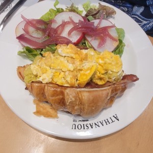 avocado croissant 