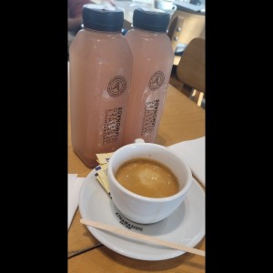 jugos y cafe Expresso doble 