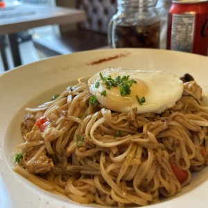 Pad Kee Mao de Pollo