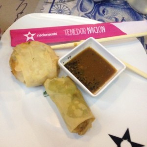 roll de camaron , pokets de salmon