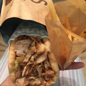 chicken yeero pita en combo 