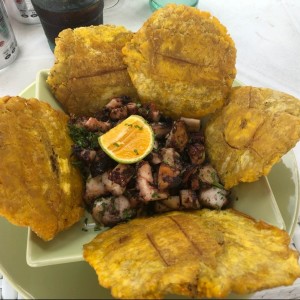 Pulpo con ajo y aceite