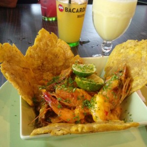 langostinos con patacones