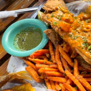 pescado en salsa de mariscos