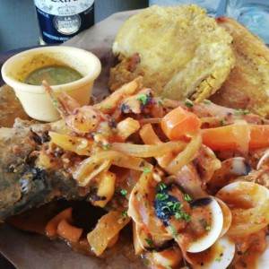 Pescado con Mariscos