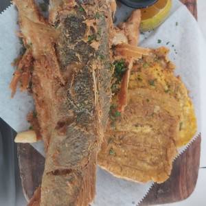 pescado frito con patacones