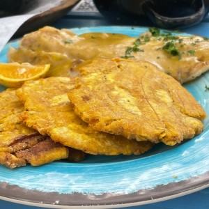 filete de pescado en salsa de coco y curry