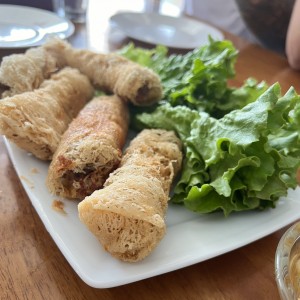 Rollito frito con camaron