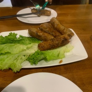 Rollos fritos de pescado