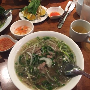 Sopa Pho de carnes mixtas