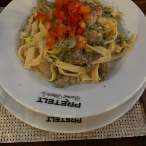 PASTAS - STEAK FETUCCINI