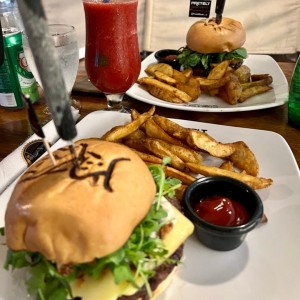 Kobe Burger
Pacho Burger