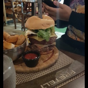 HAMBURGUESAS - TITOS REX BURGUER