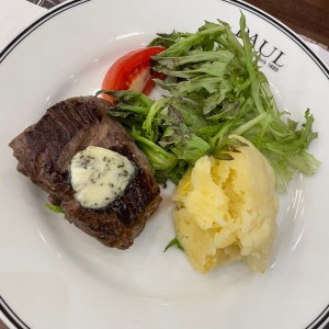 Filete de Res con Mantequilla de hierbas