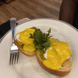 Huevos benedictines
