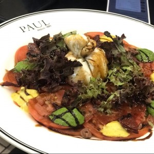 burrata con ensalada