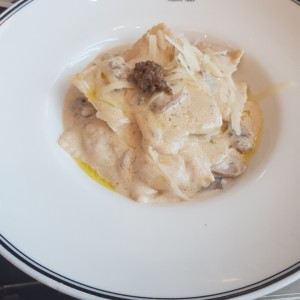 ravioles de ricotta y hongos