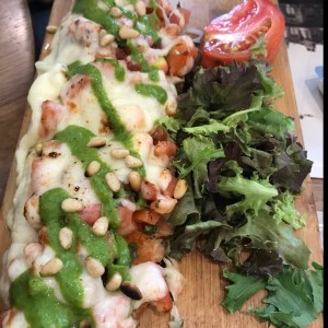 Tartine mozarella pesto y tomate