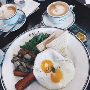 Desayuno Paul,Bebida Cappucino
