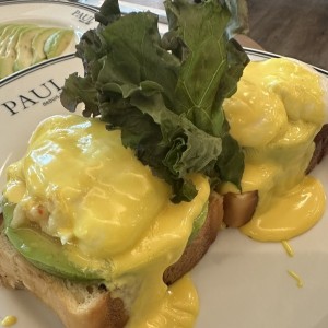 Huevos pochados con langosta
