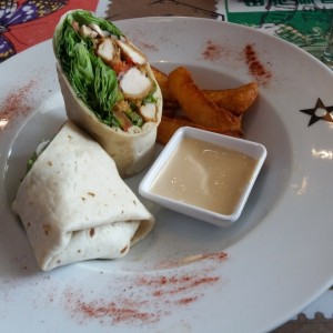 Wrap de Pollo Thai con Papas Wedge