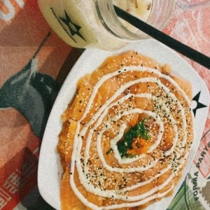 Salmon pizza