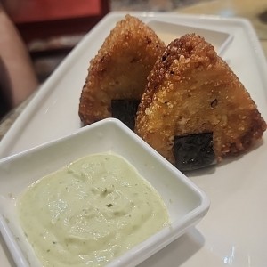 Onigiri de Salmón (2 unidades)