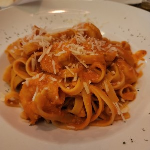pasta con camarones en salsa rosada 