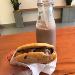 Galleta y batido de Cookies and Cream