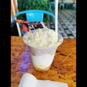 Sundae de coco con blue berries