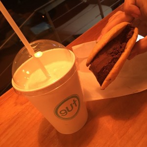 batido de capuchino y galleta con helado de chocolate free lactosa