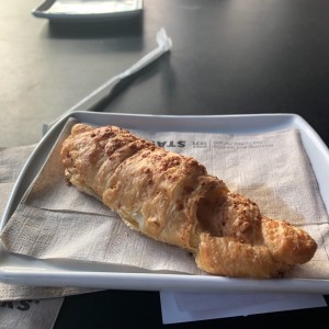 Croissant de jamon y queso