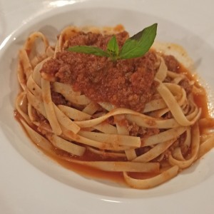 Fetuccini bolognesa