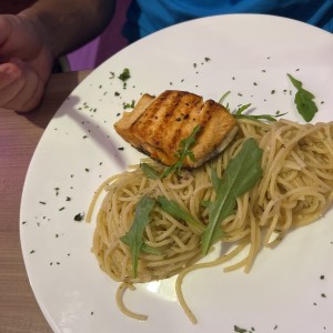 Salmon con spaghetti