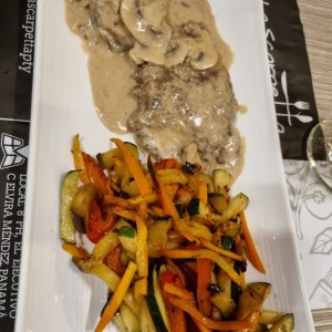 carne con hongos