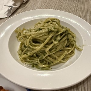 Orden de pasta linguini al pesto 