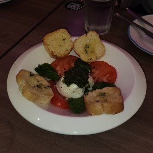 Ensalada Brurrata