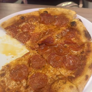 Pizza de peperonni clasica