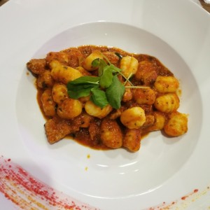 Gnocchi con chorizo y salsa Pomodoro