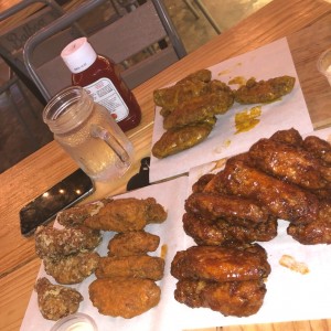 ajo y limon, aji chombo, mostaza dulce y guayaba bbq