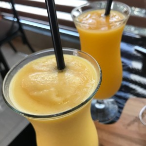 Jugo de Maracuya y jugo de mango
