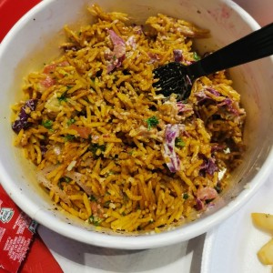 La base es de arroz del falafel bowl, muy rico