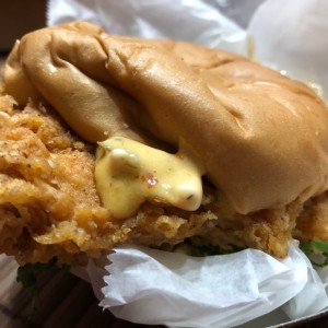 hamburguesa de pollo frito