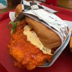 hamburguesa de buffalo chicken