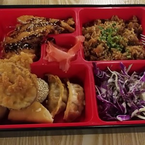 Bento Box Yakimeshi Set