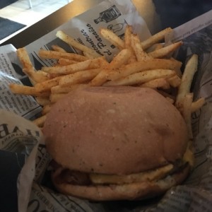 3 cheese burguer