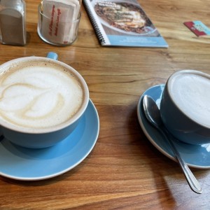 Chai y Taro Lattes